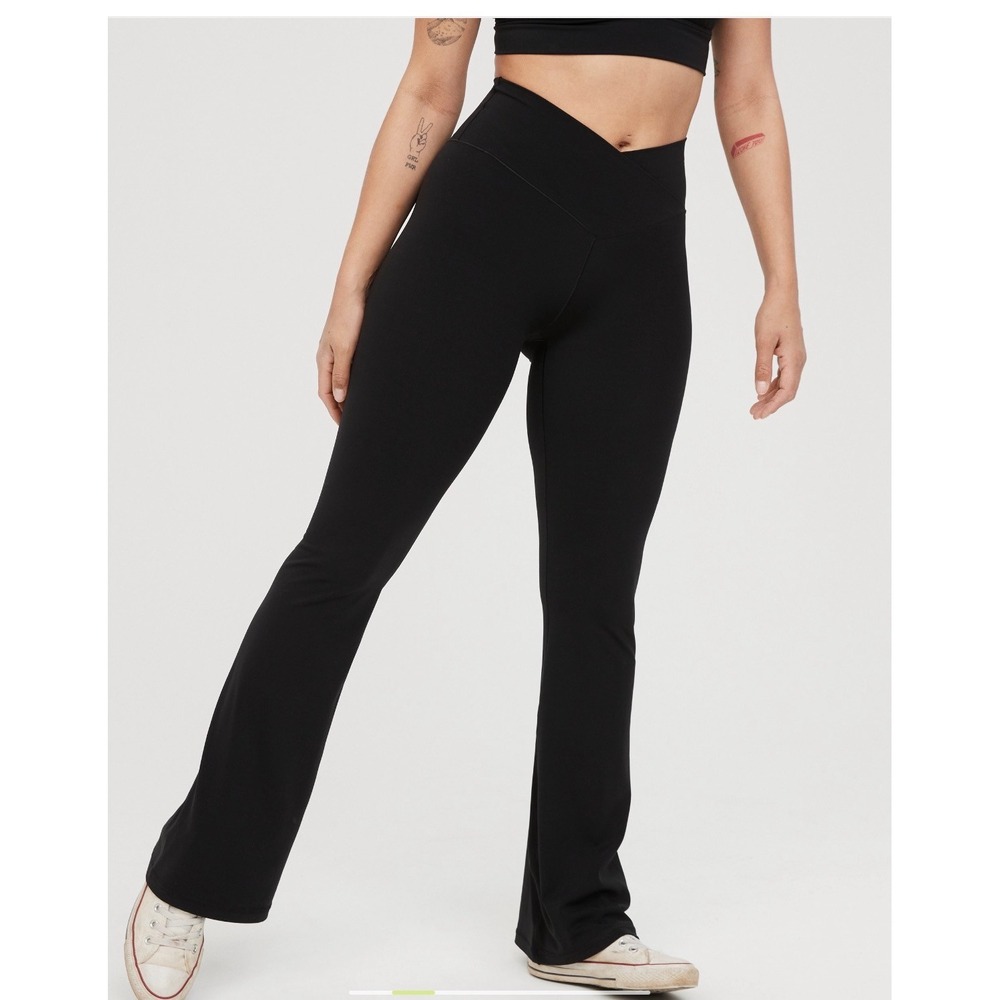 Aerie Offline Real Me Crossover Flare Leggings Black High Waisted Medium